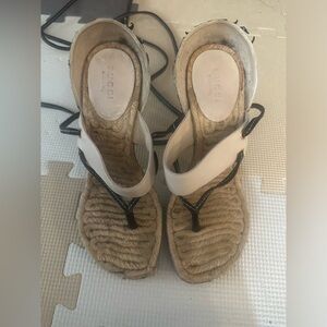 Gucci Black and Cream Espadrilles with Chic Design